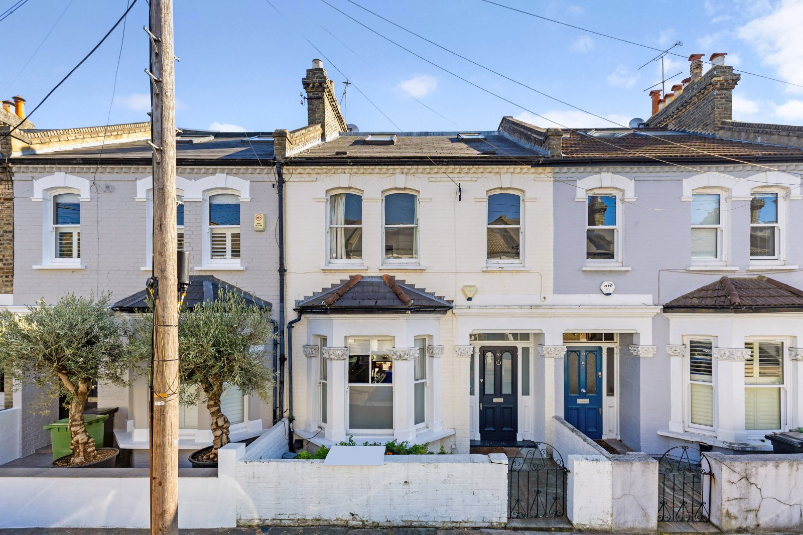 3 bedroom terraced house for sale 0