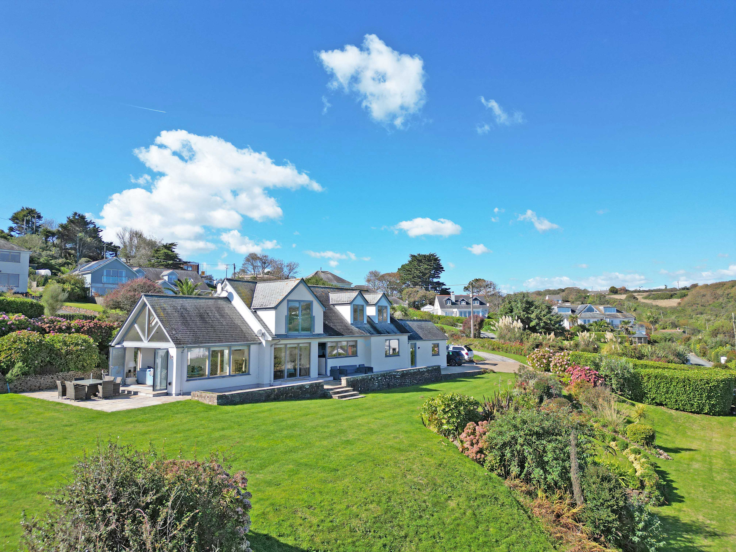 4 bedroom detached house for sale 0