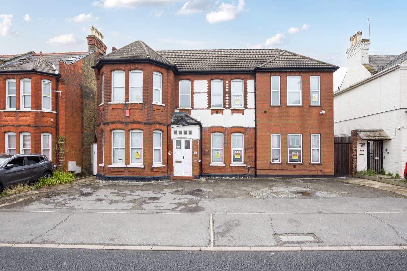 6 bedroom detached house for sale