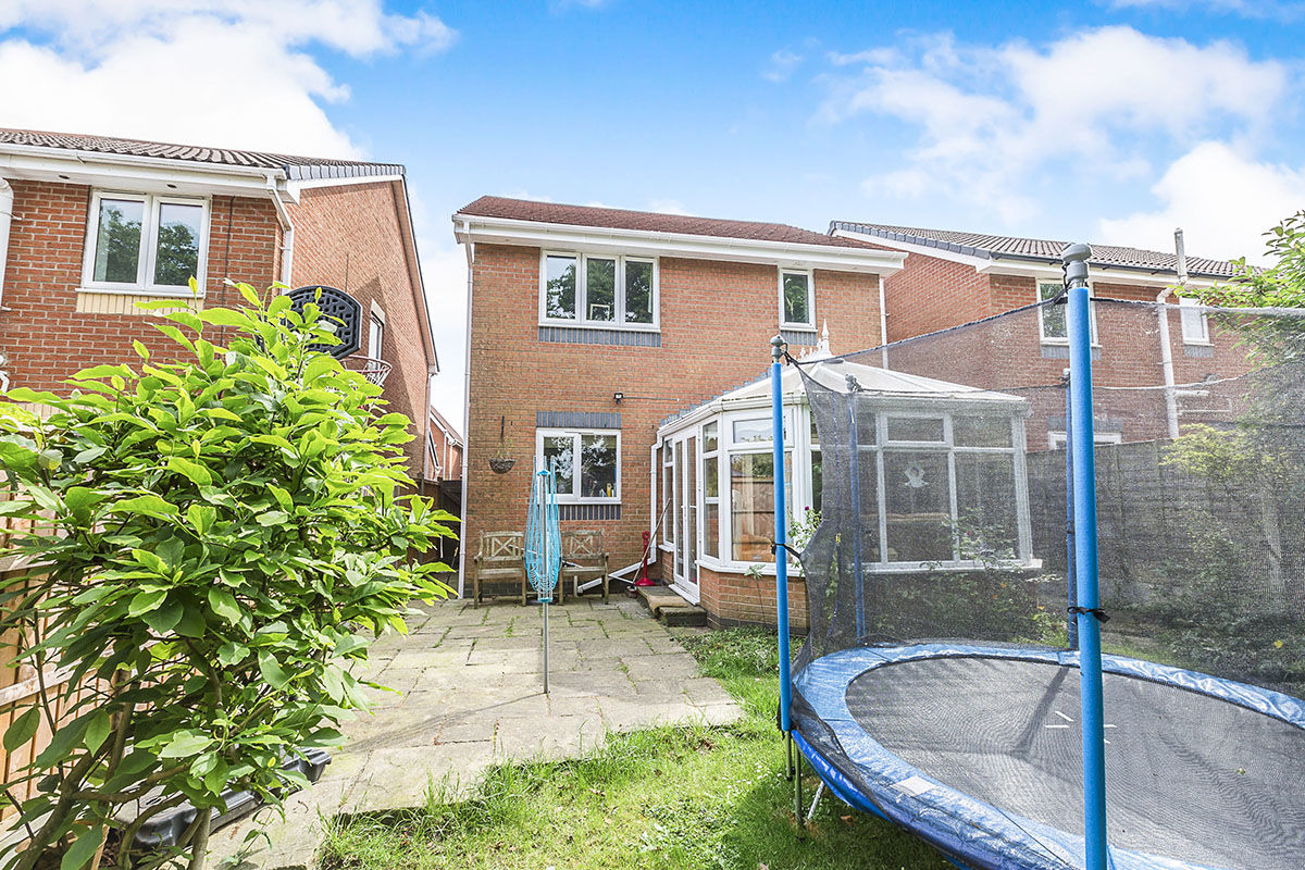 3 Bedrooms Detached house to rent in Cottage Gardens, Bamber Bridge, Preston PR5