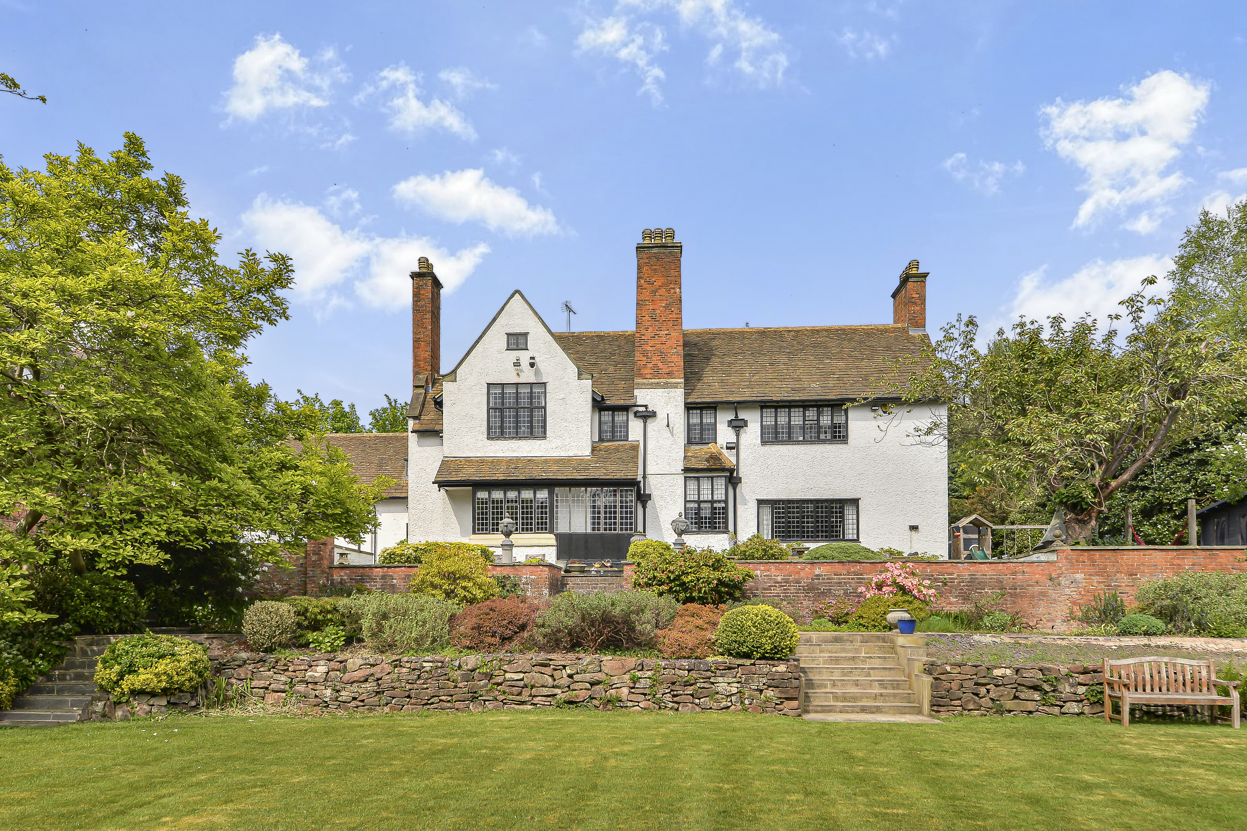 6 bedroom detached house for sale 0