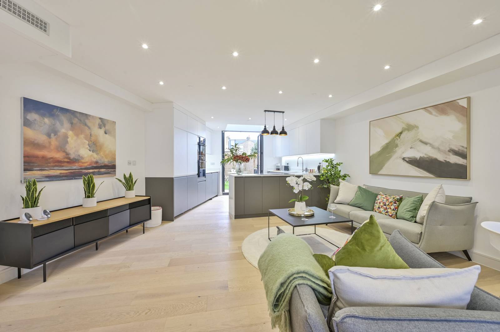 3 bedroom property for sale 0