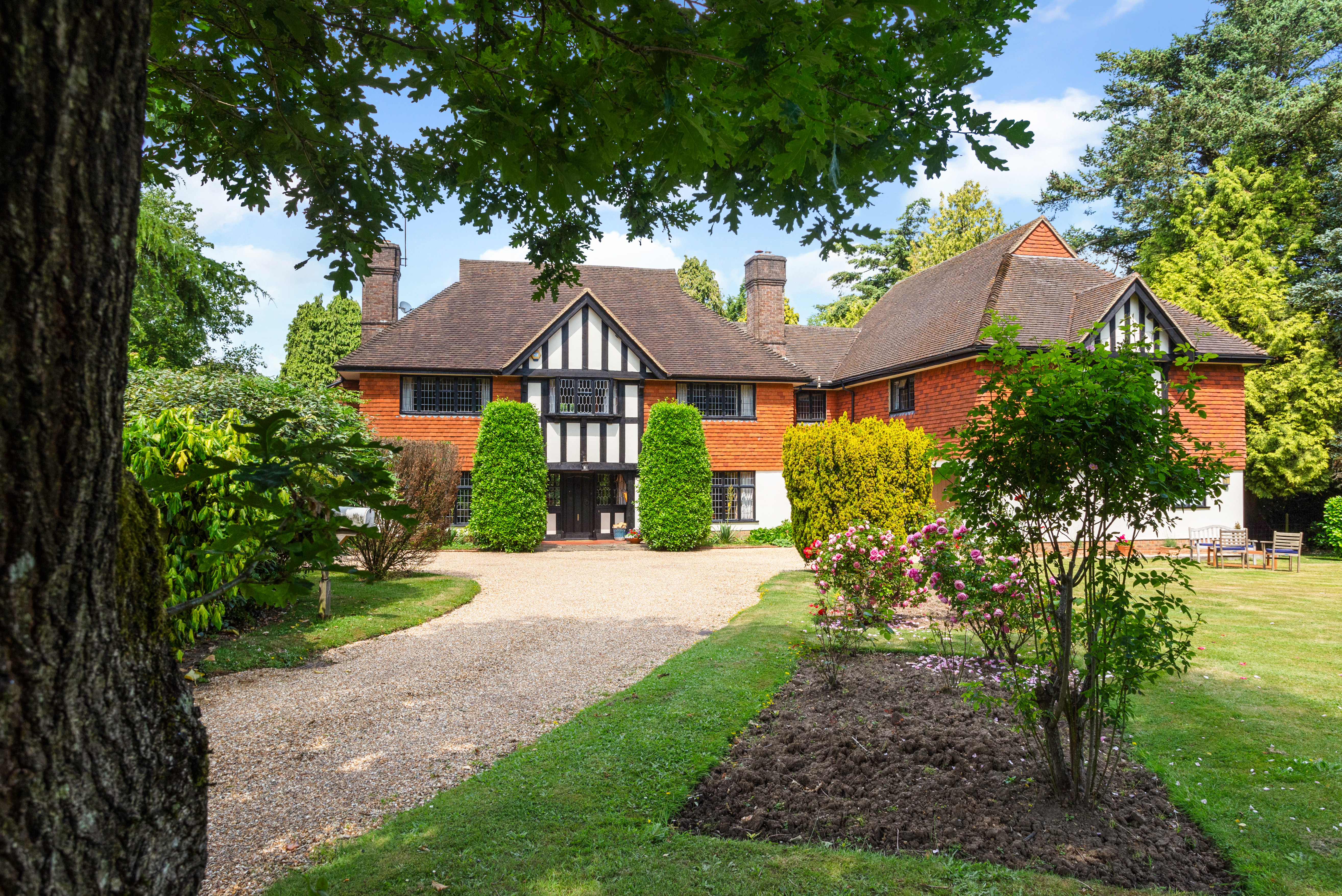 5 bedroom detached house for sale 0