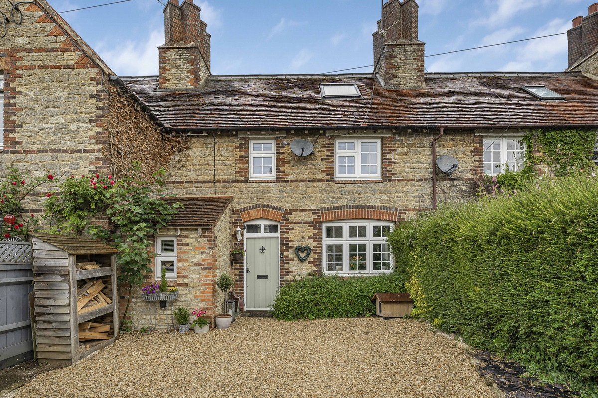 3-bed house on 16, Bainton Road, Bucknell, £475,000