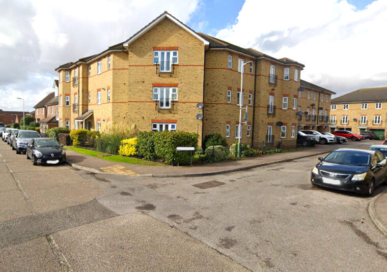 2 bed flat for sale