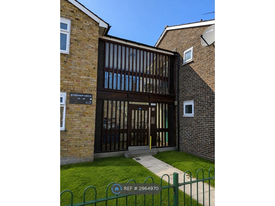 Eynsham Drive, Abbeywood, London photo 4