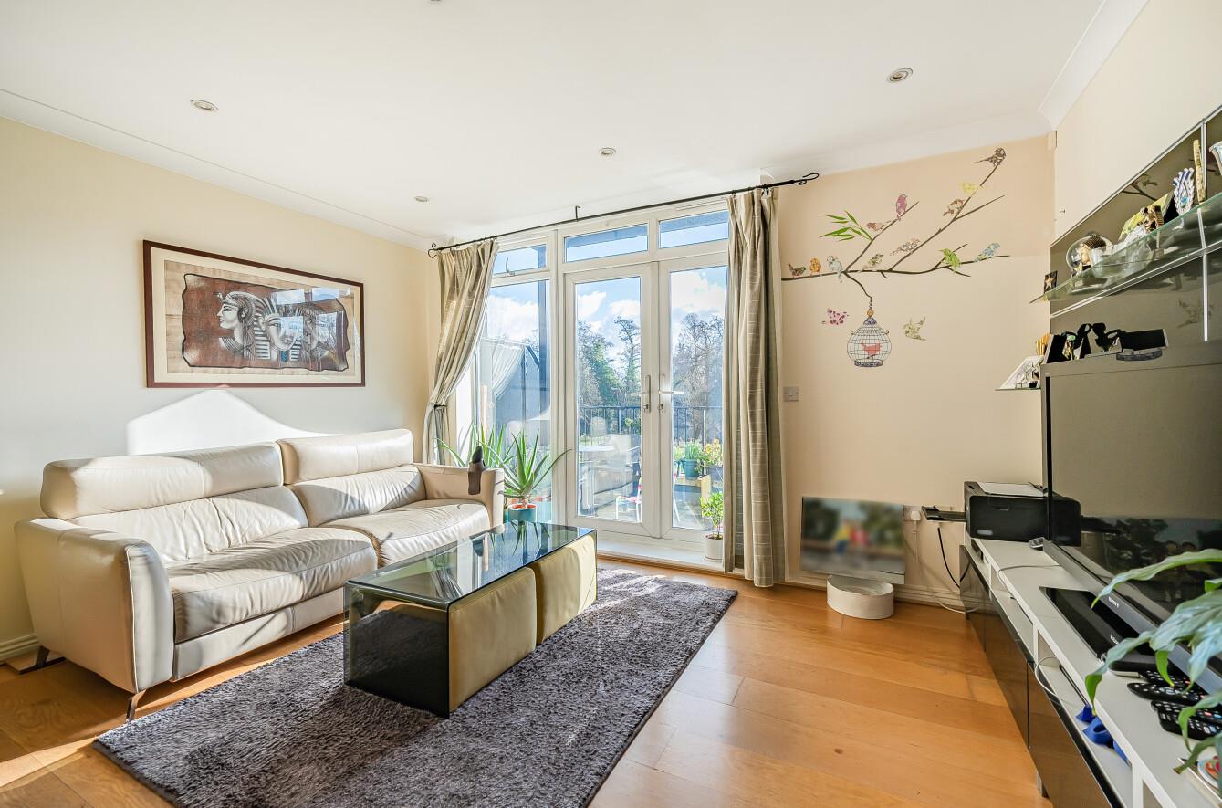 15 Pond House, Lady Aylesford Avenue, Stanmore photo 4