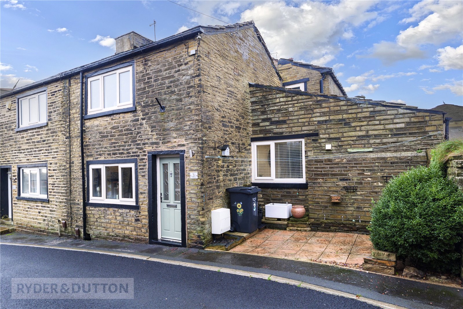 3-bed semi-detached on 3, Upper Lane, West Yorkshire, £210,000