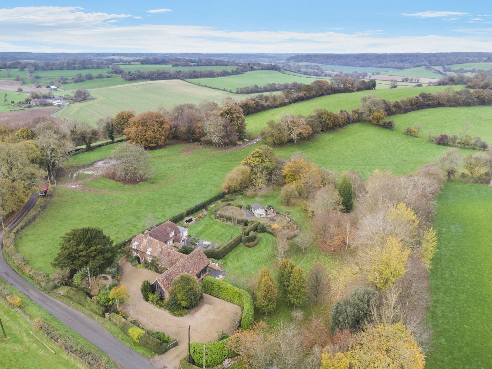 6 bedroom detached house for sale 0