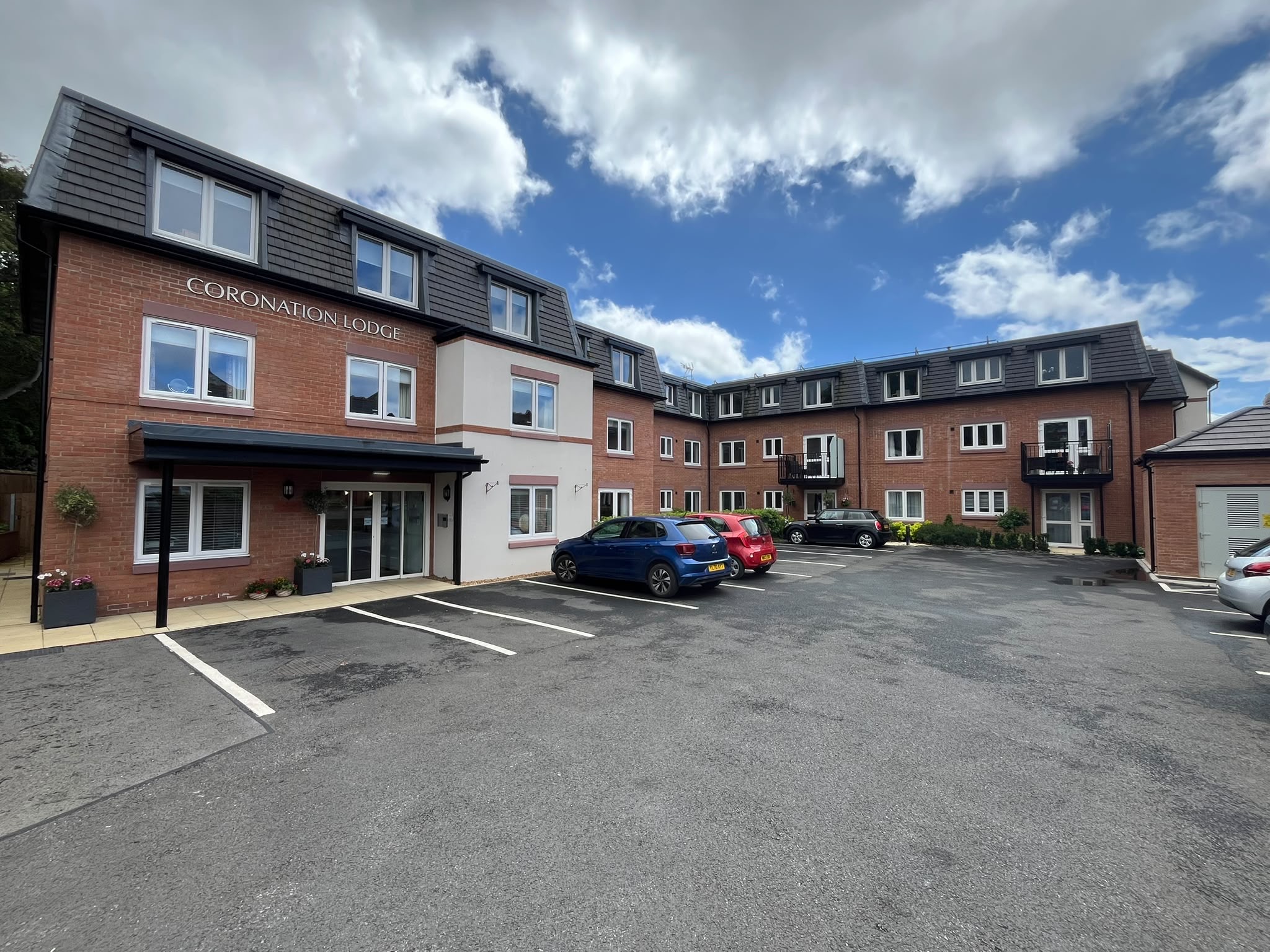 2-bed flat on Flat 22, Coronation Lodge, 88, Grange Road, Wirral, £2,300/mo