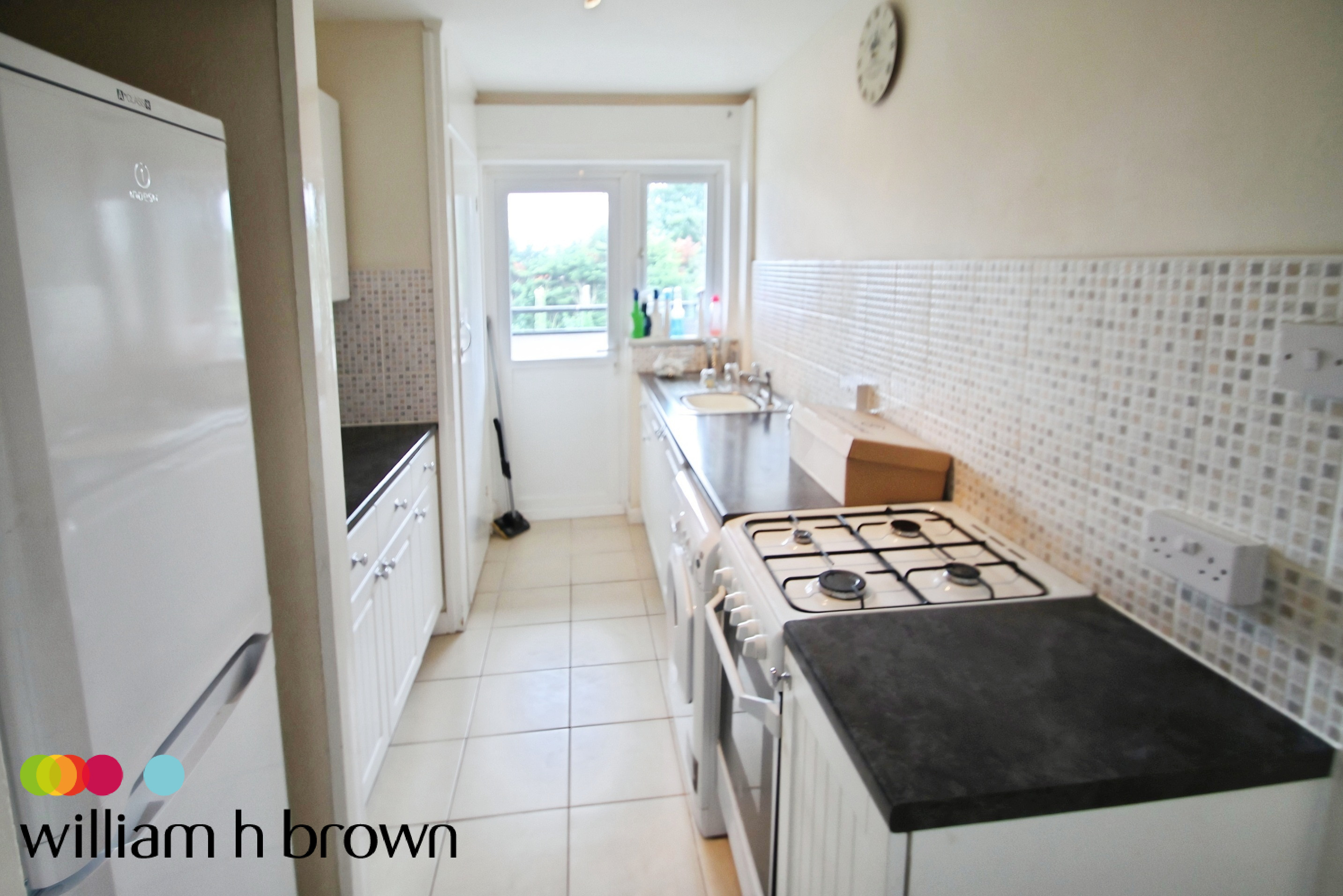 9b, Crammavill Street, Grays photo 5