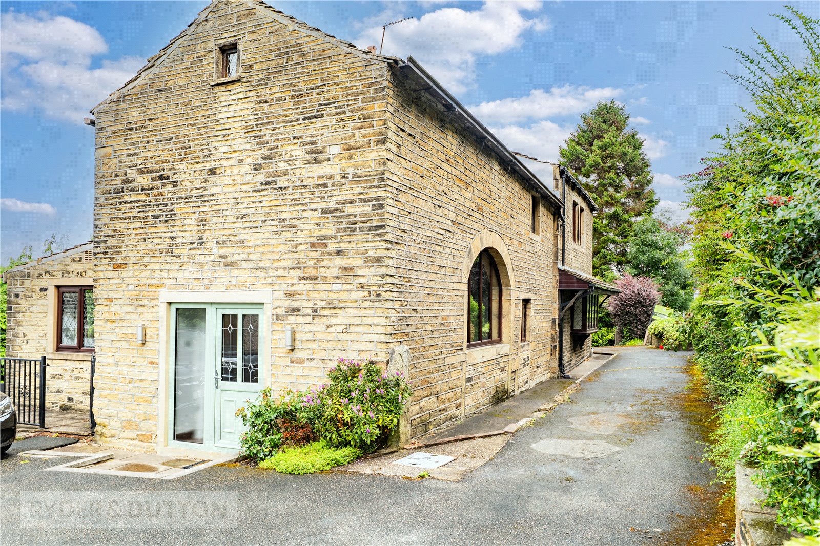 5-bed detached on Dogley Farm, 14, Penistone Road, Huddersfield, £600,000