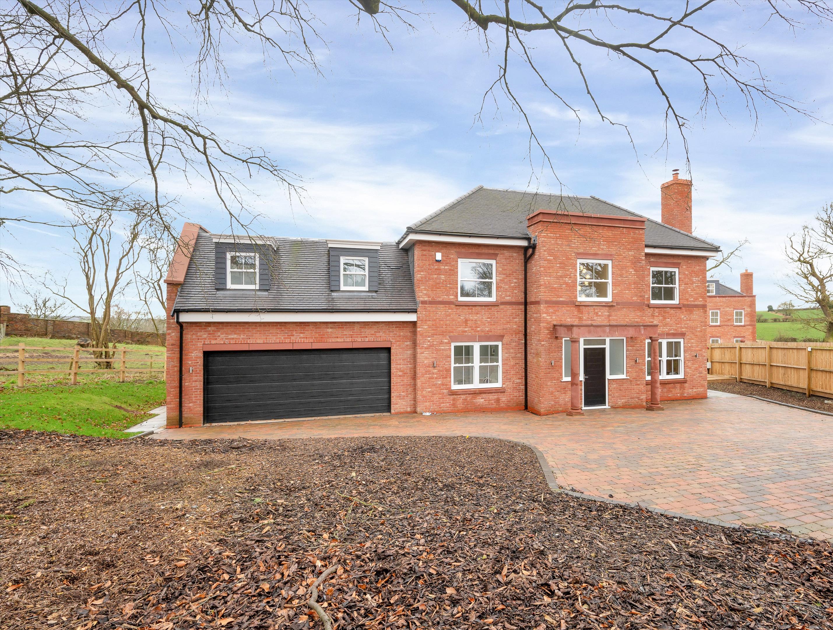 6 bedroom detached new house for sale 0