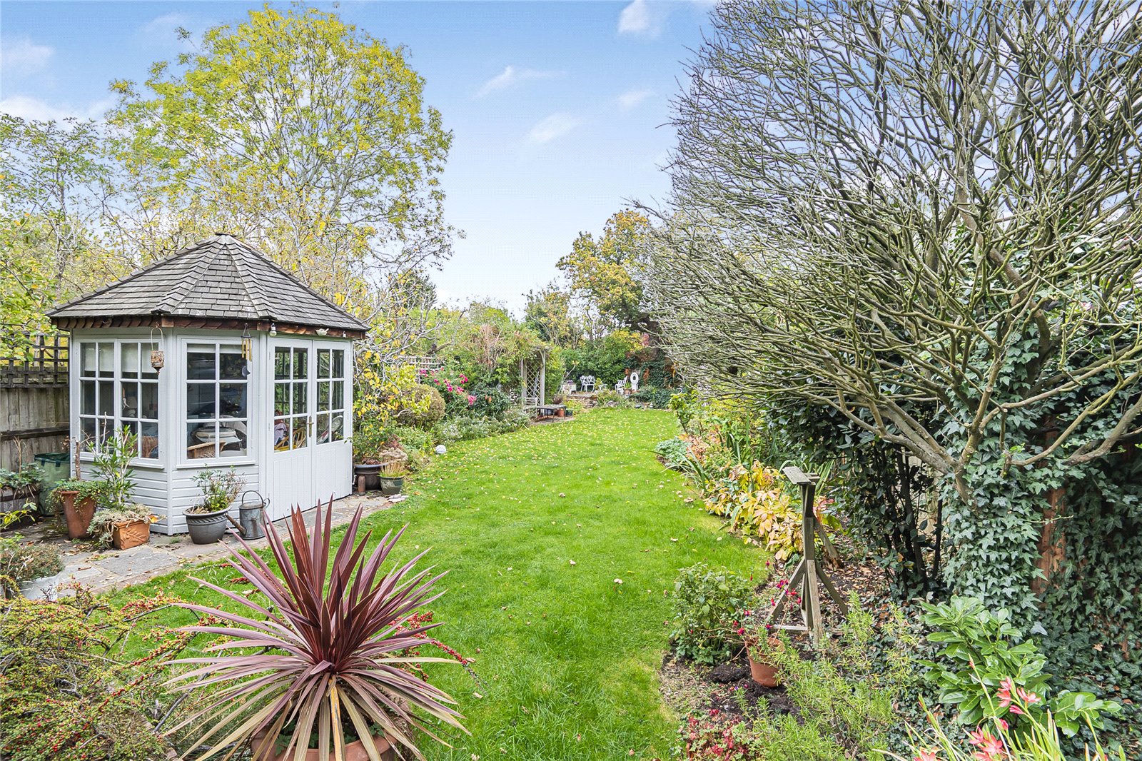 6 bedroom semi-detached house for sale 0