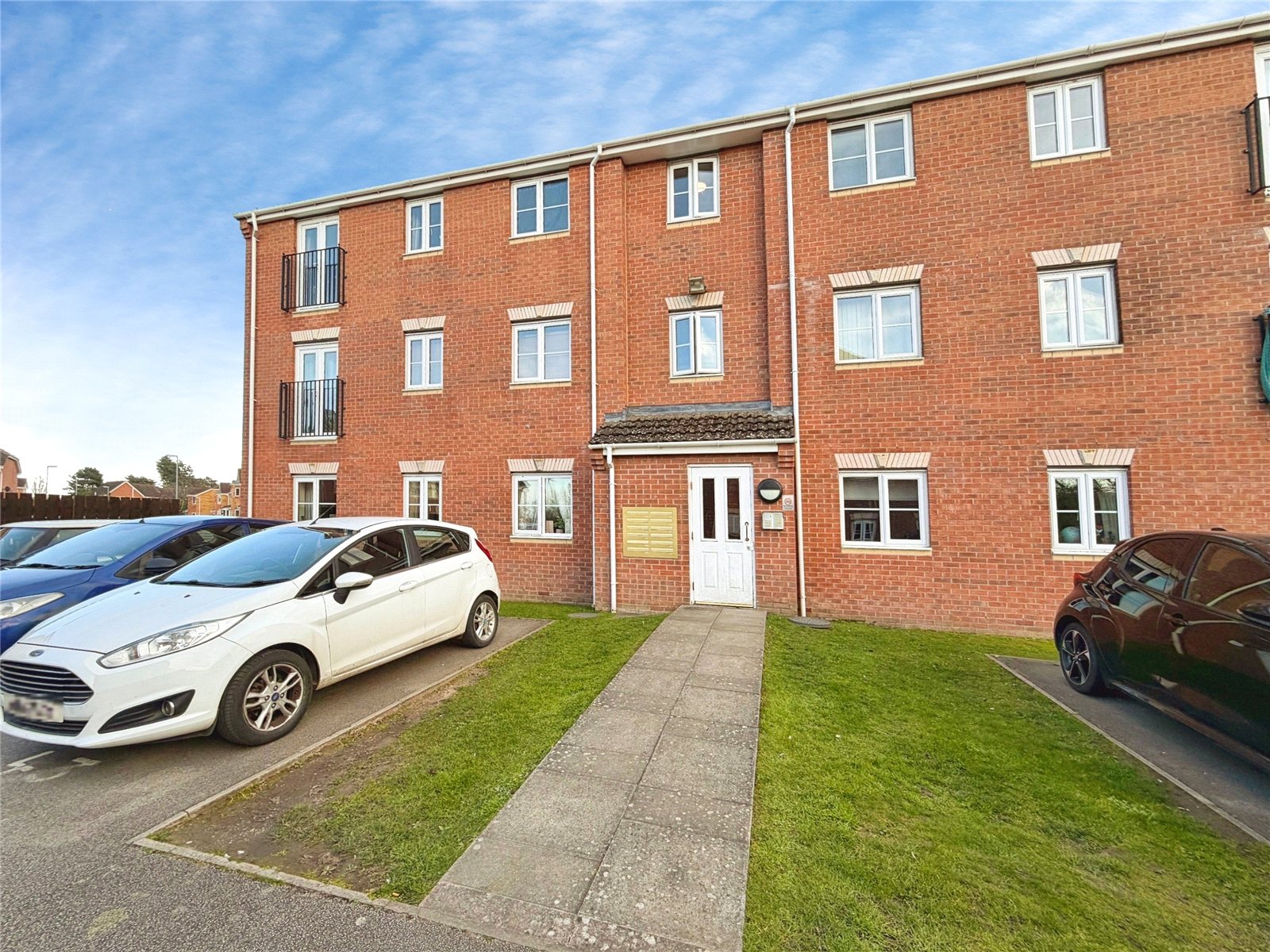 2 bed flat for sale