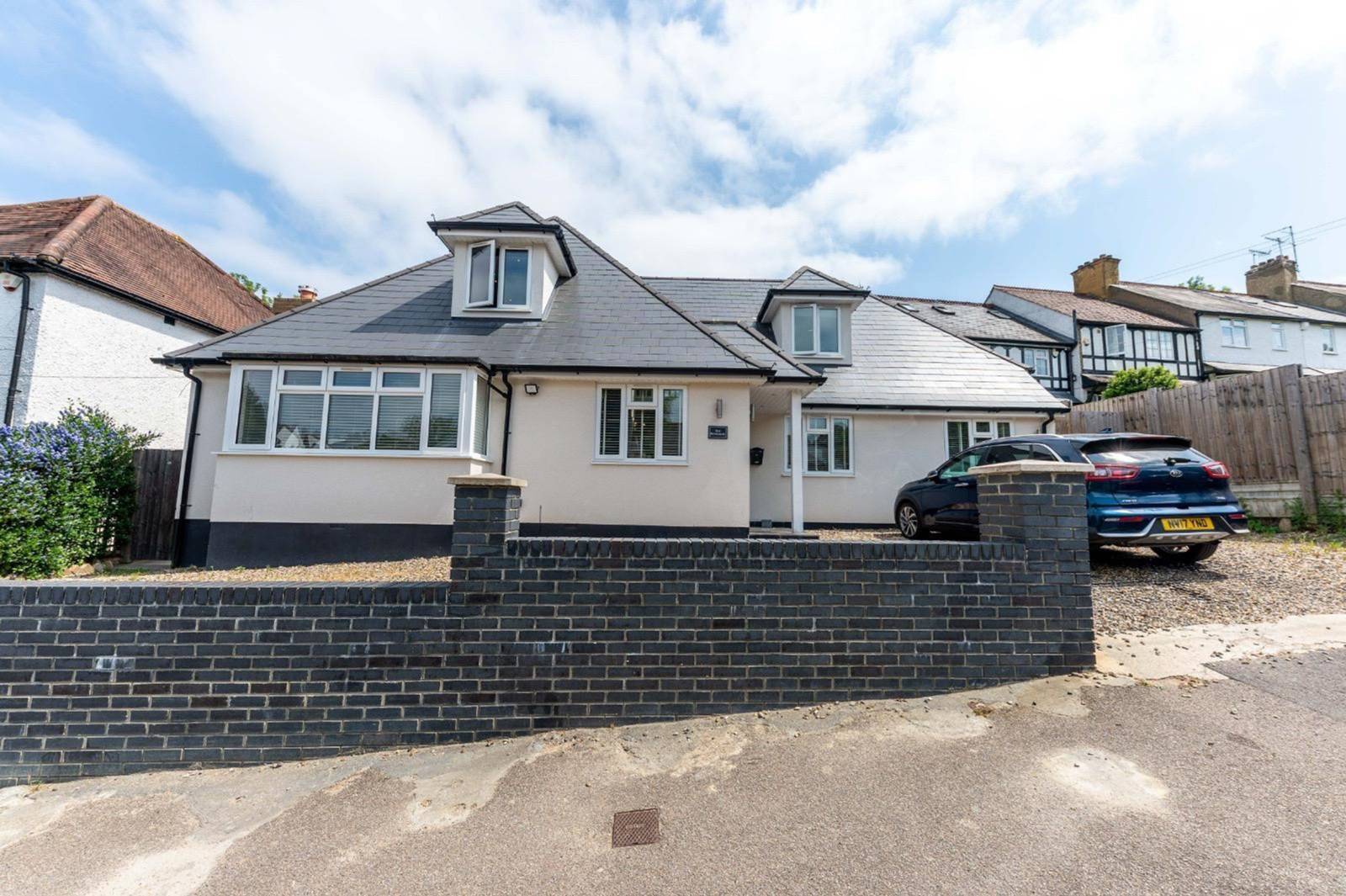4 bedroom detached house for sale - Million Plus.com The Luxury Marketplace