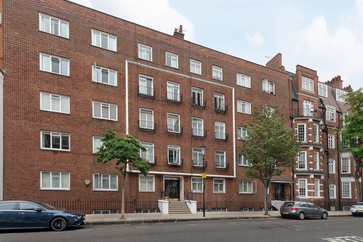 2 bedroom flat in LONDON