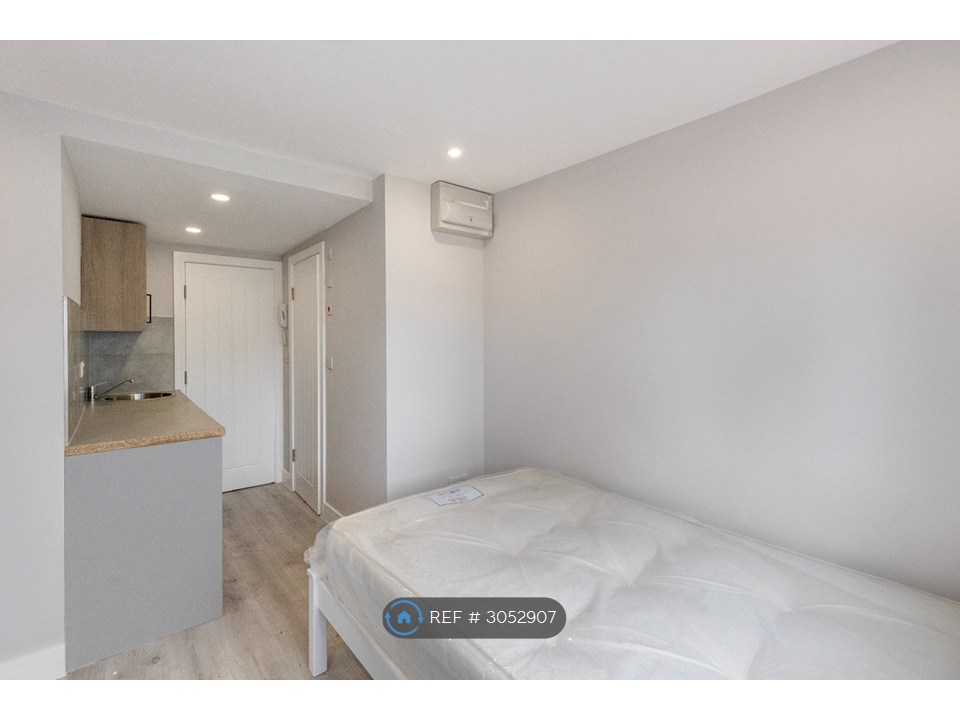Flat   Billington Road, London photo 4