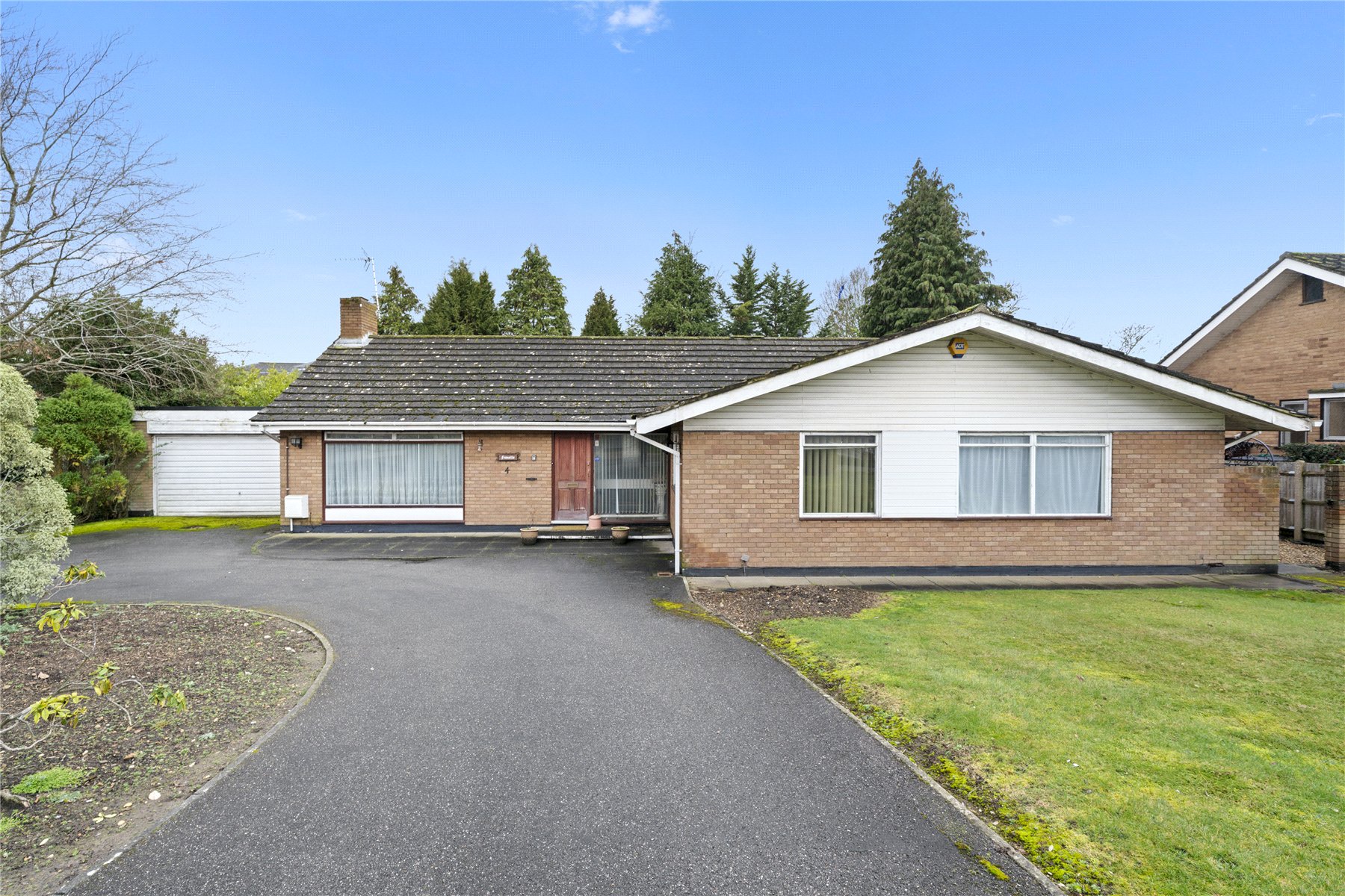 5 bedroom detached house for sale in Wokingham