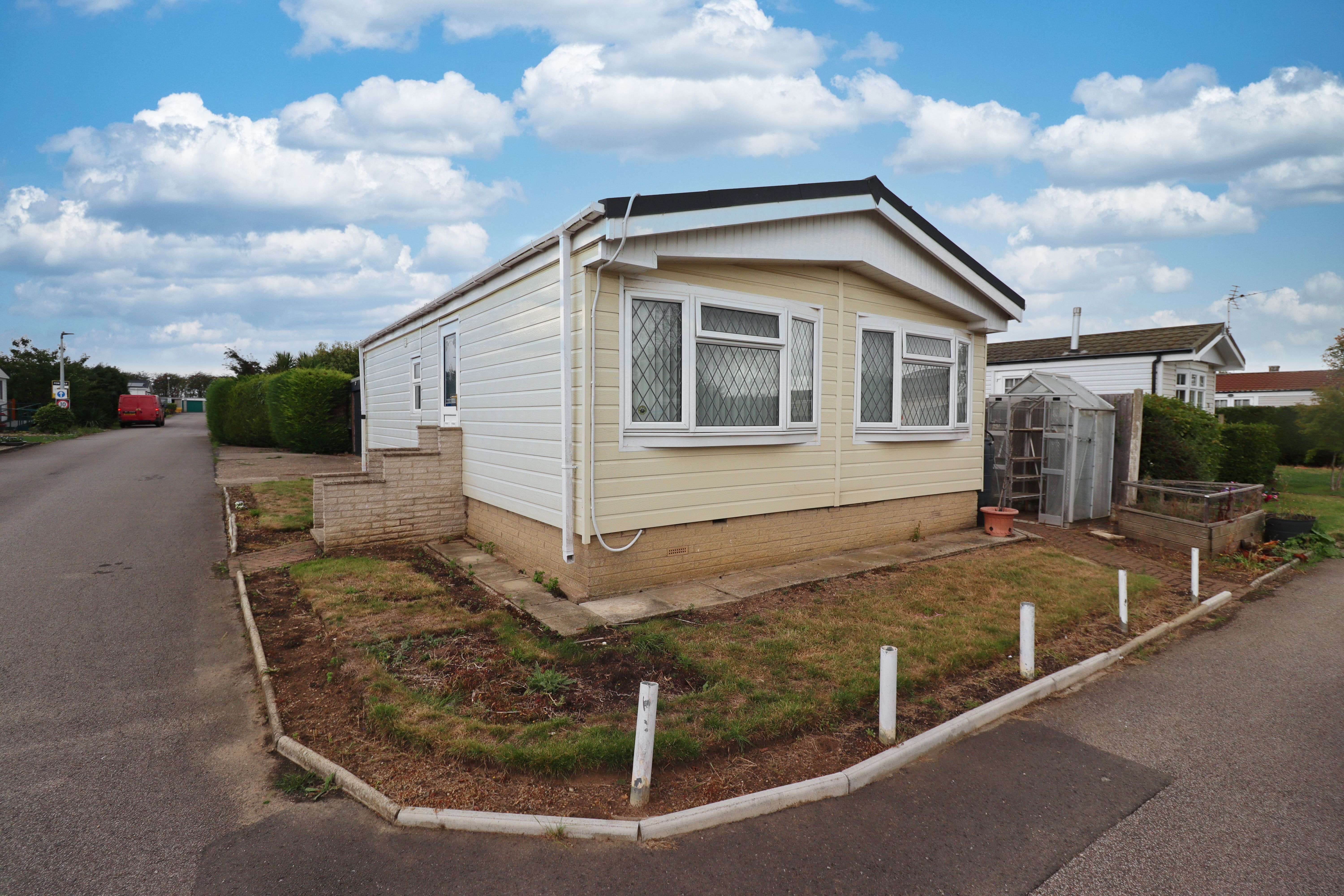 2-bed caravan on 74, Stonecliff Park, Prebend Lane, Lincoln, £75,000