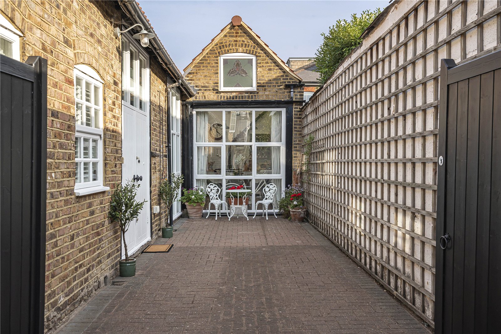 1 bedroom detached house for sale 0