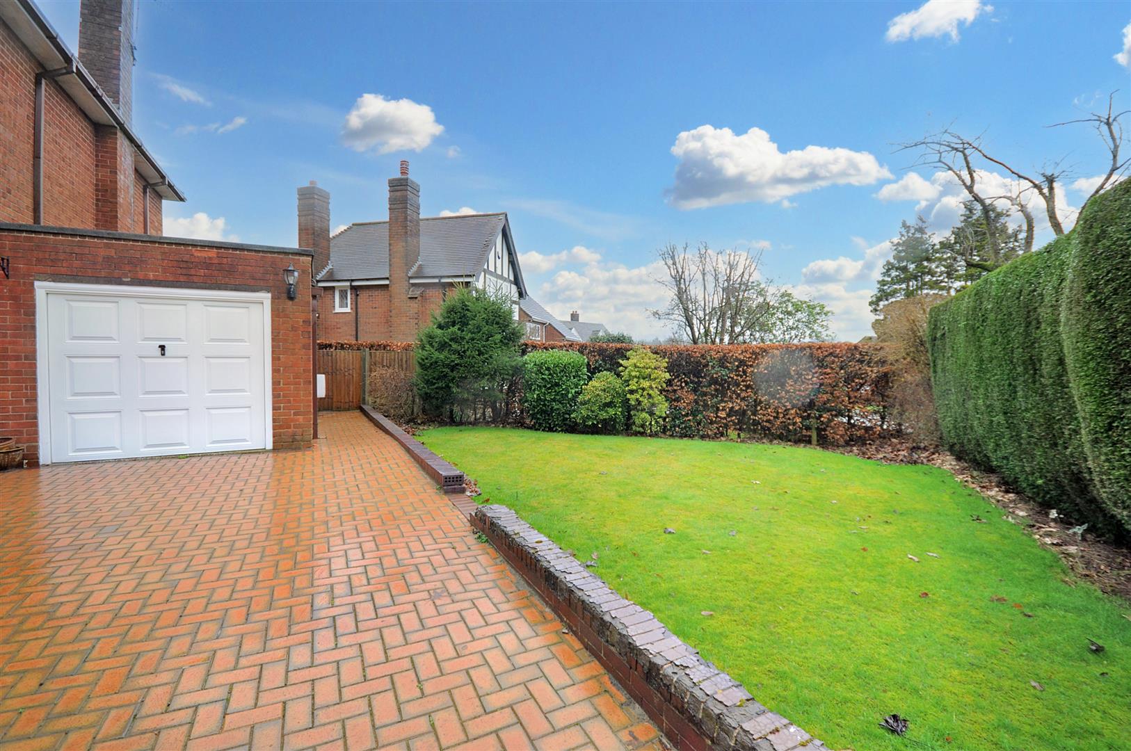 Photos of Lynton Road, Westlands, Newcastle Under Lyme ST5 66659999