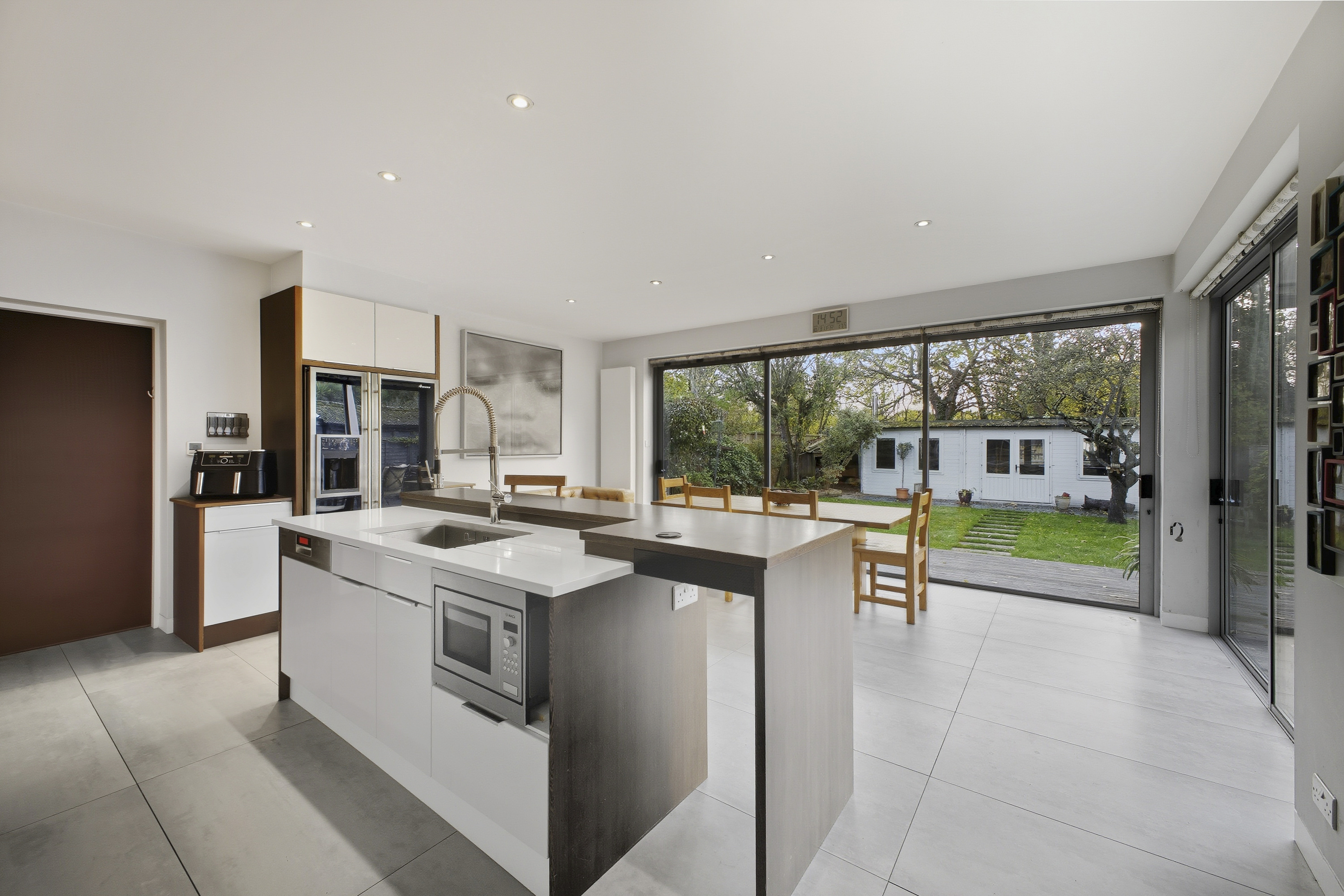 5 bedroom detached house for sale 0