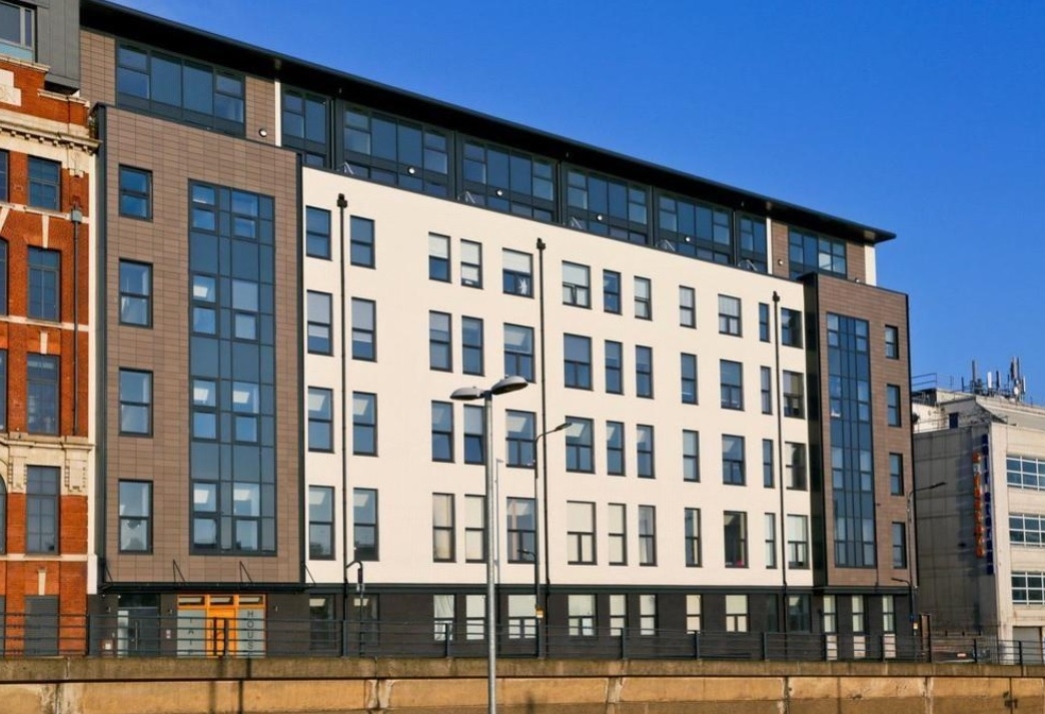 17 Tate House, Leeds photo 2