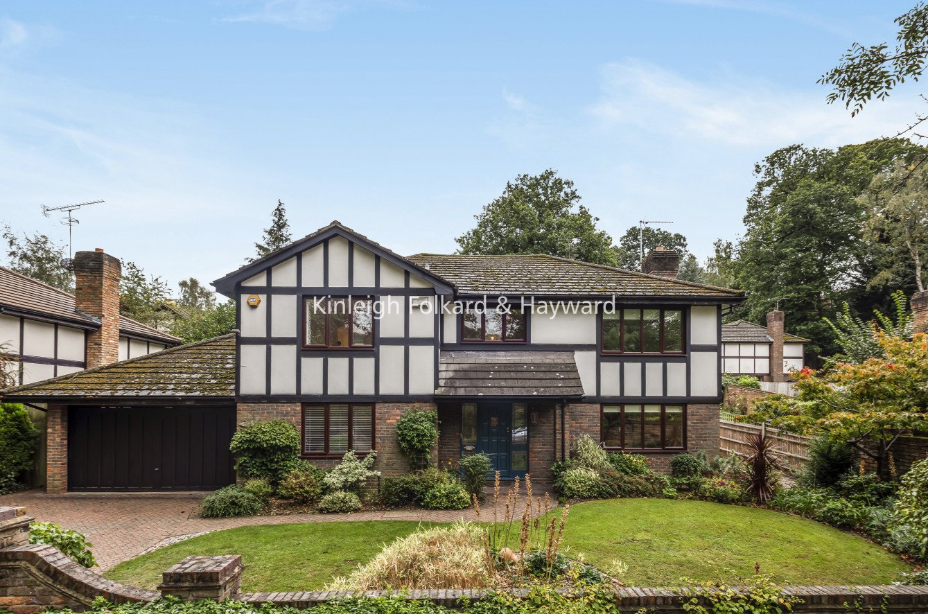 4 bedroom detached house for sale 0