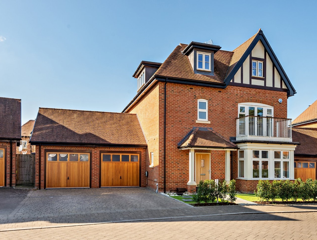 5 bedroom detached house for sale 0