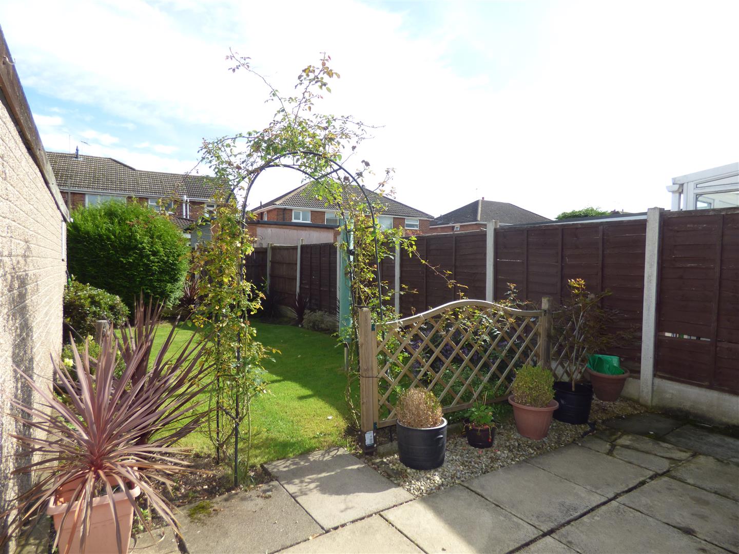 31, Peakdale Close, Nottingham photo 5