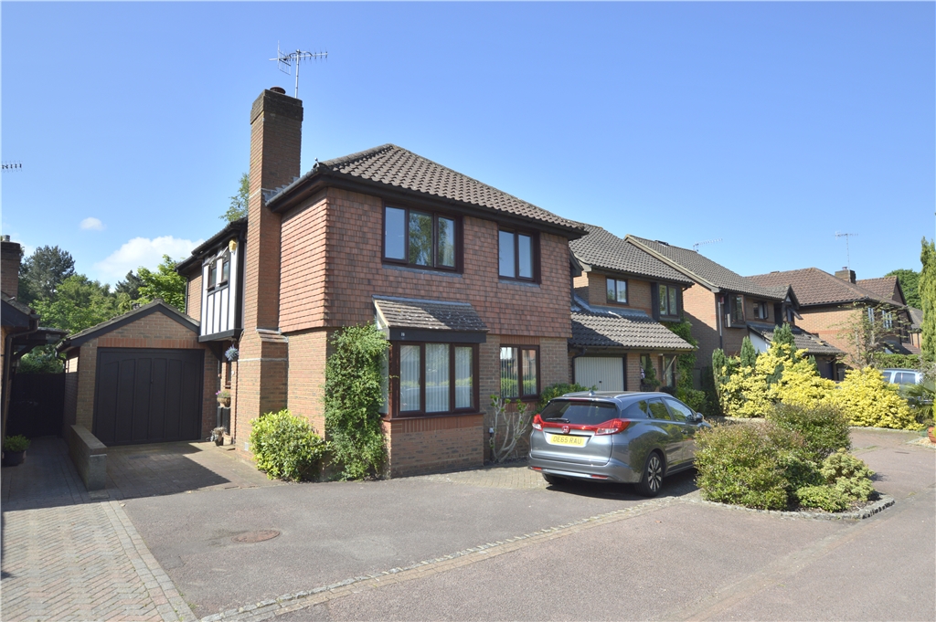 Free property report 10 Twyner Close, Langshott, Horley, RH6 9XW Chimnie