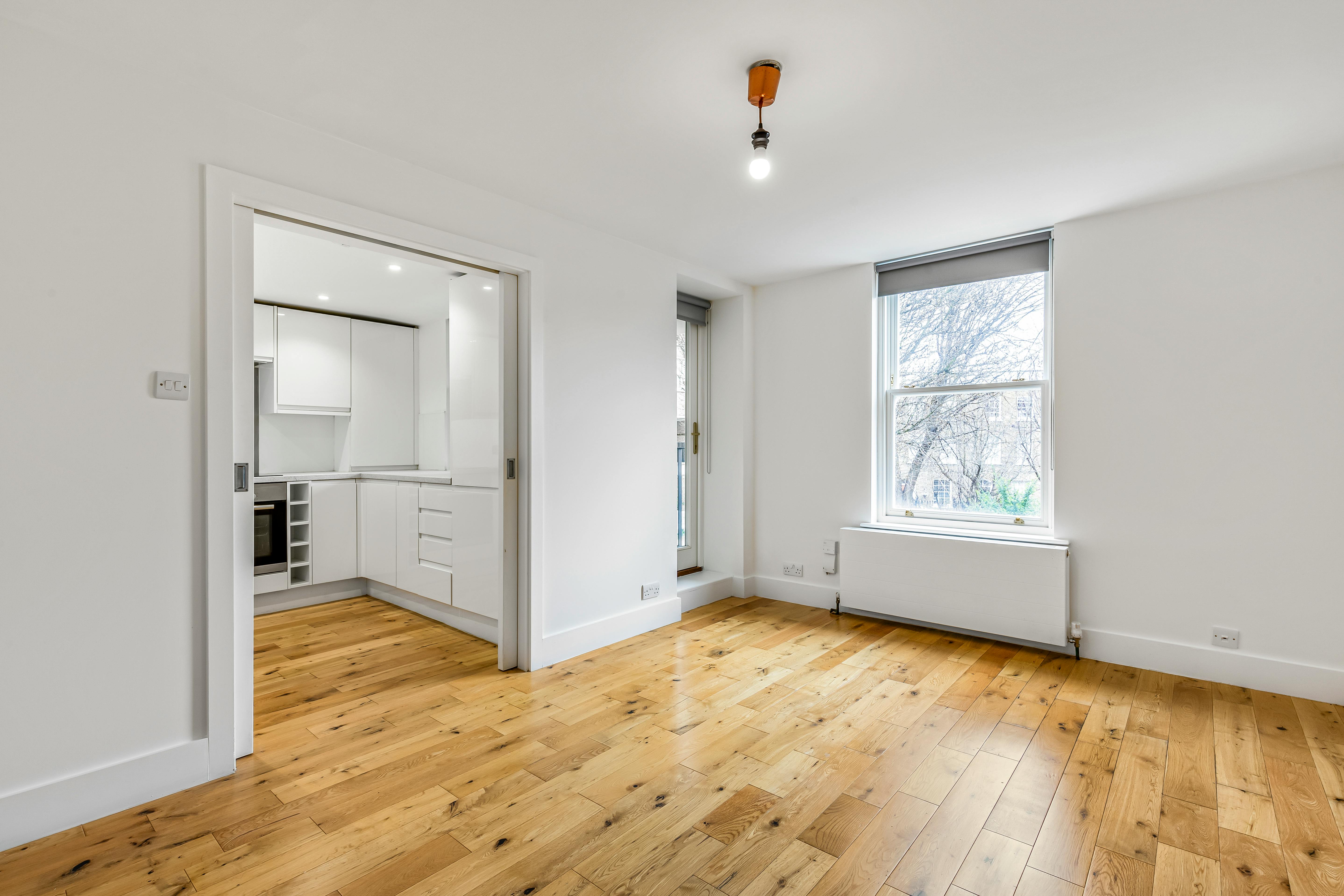 1-bed flat on St John Street, London, £2,625/mo
