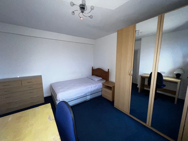 Townsend Road, Southall photo 5
