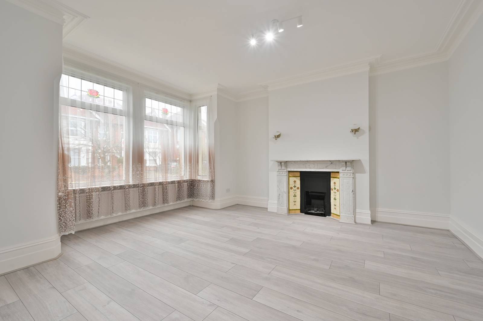 5 bedroom semi-detached house for sale 0