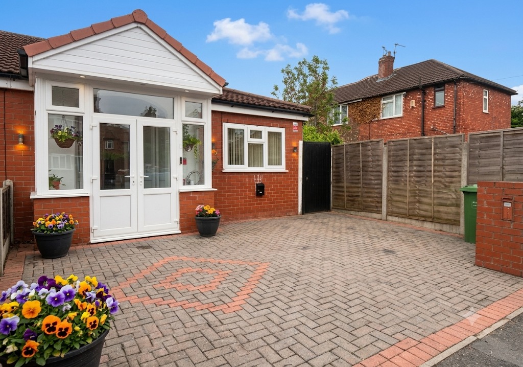 17, Orville Drive, Manchester photo 2