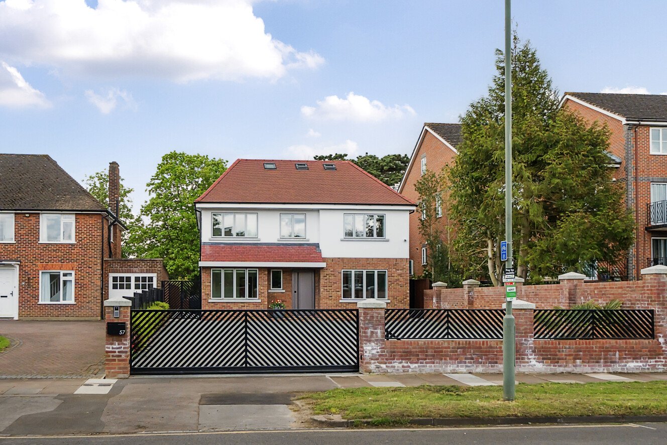 5 bedroom detached house for sale 0