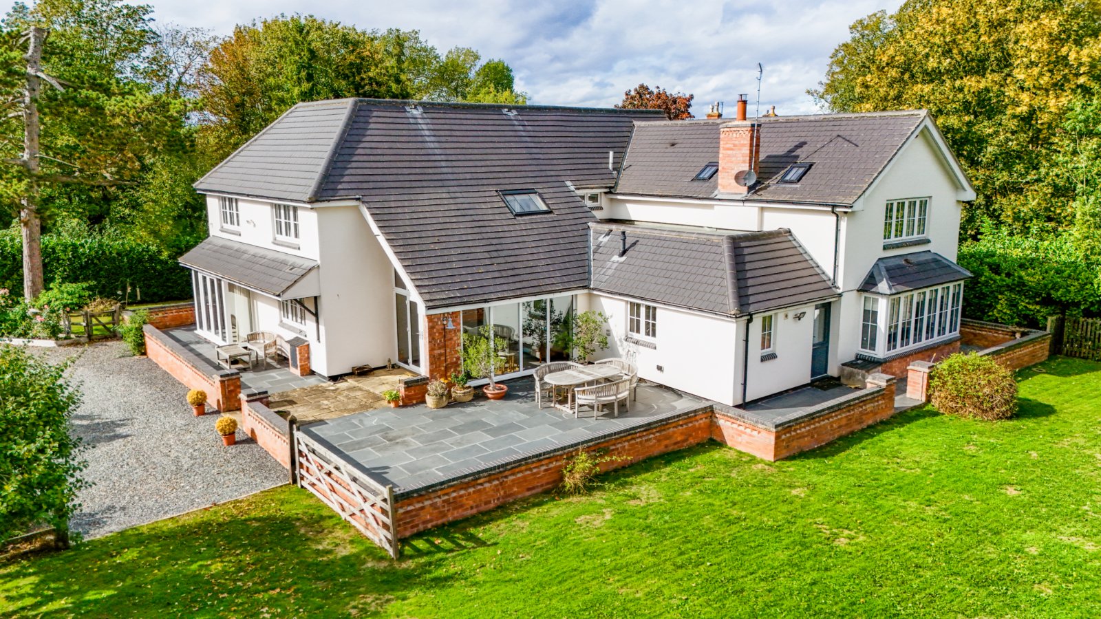 5 bedroom detached house for sale