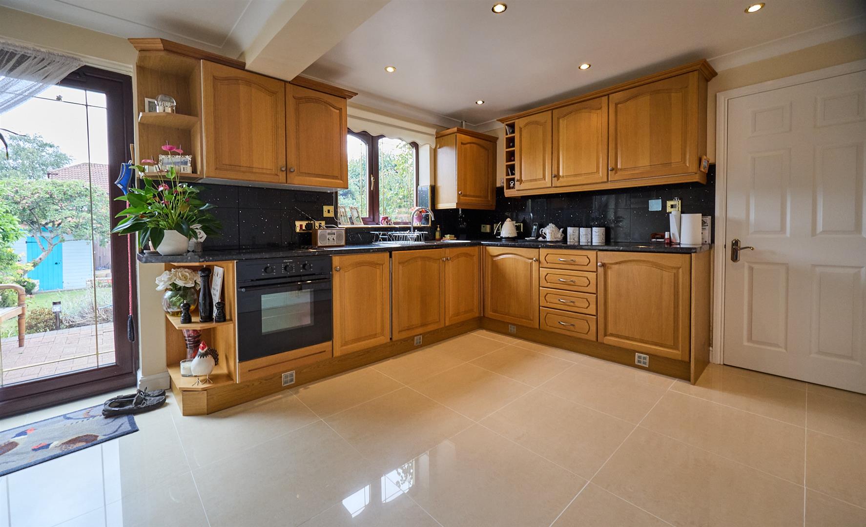 1, Shrewsbury Close, Barwell photo 4