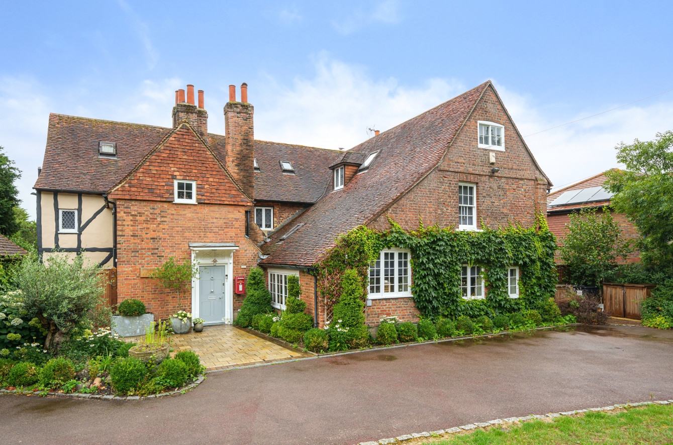 5 bedroom town house for sale