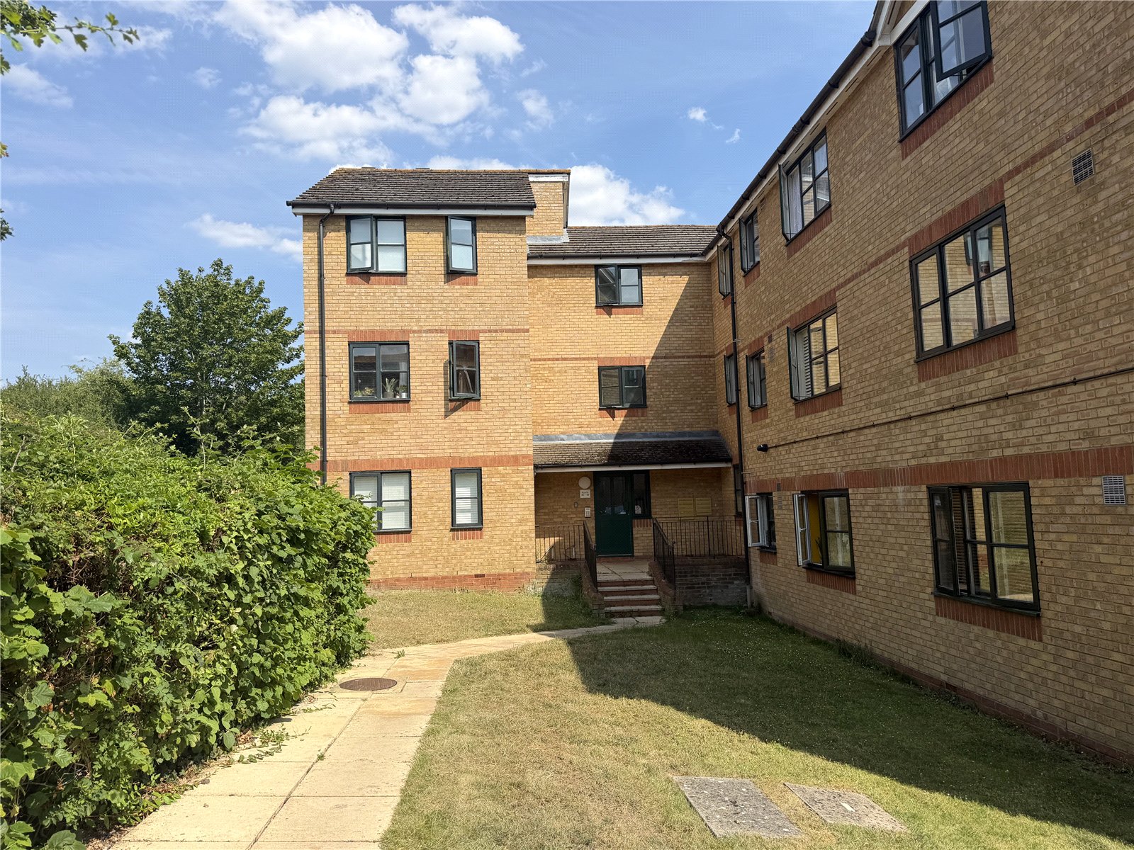 40, Lovegrove Drive, Berkshire photo 2