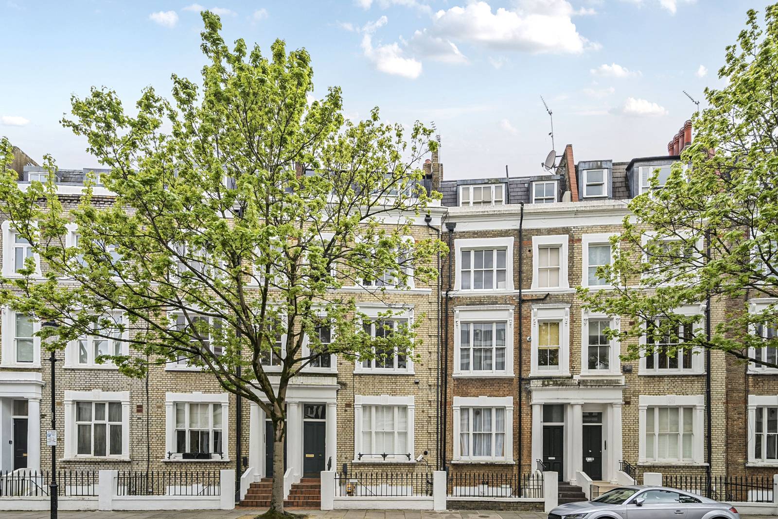 3 bedroom flat for sale 0