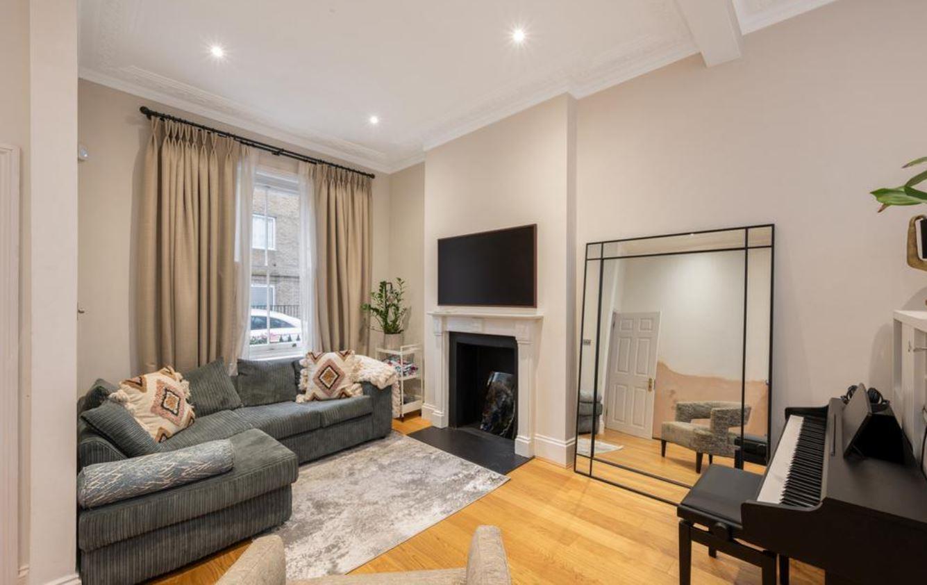 5 bedroom end terrace house for sale 0