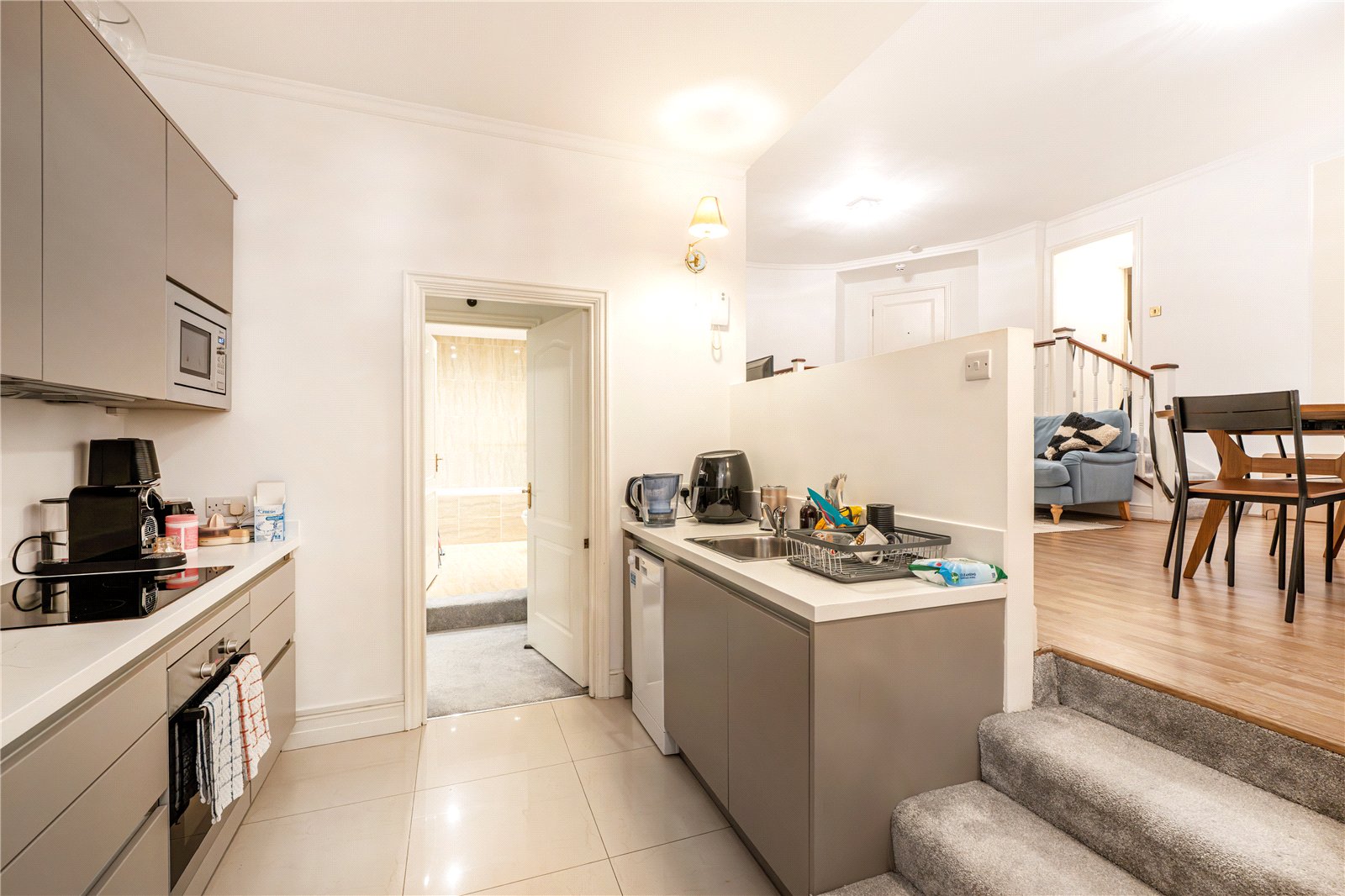 2 bedroom flat for sale 0