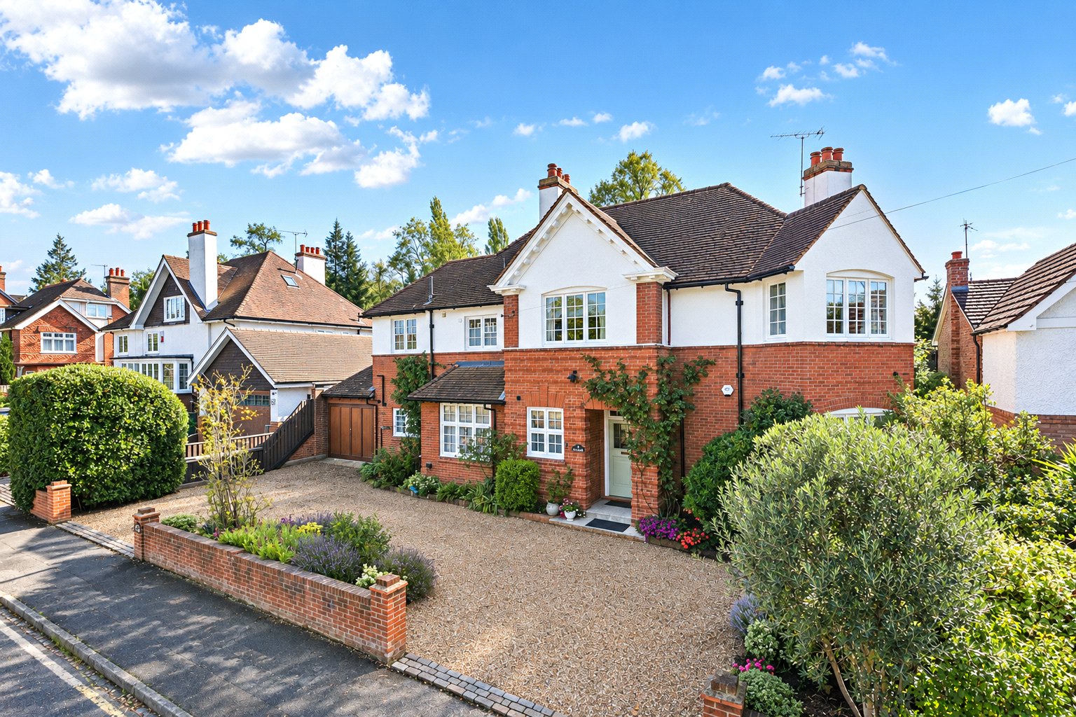 5 bed detached house for sale