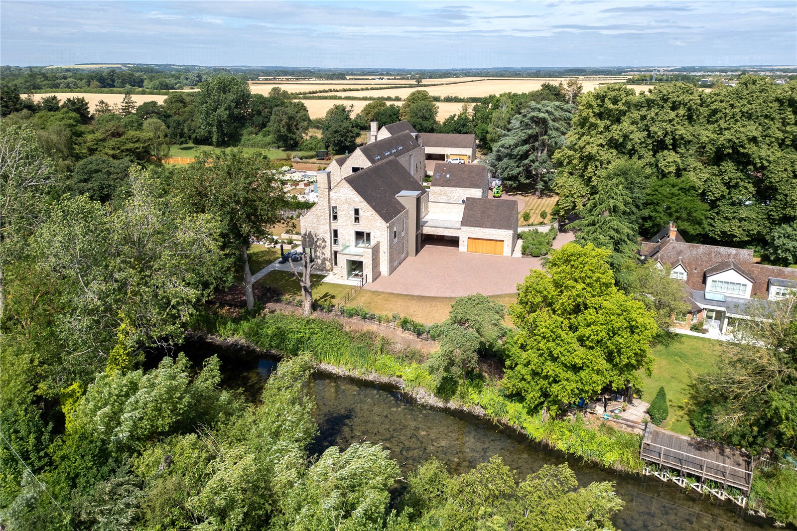 5 bedroom detached house for sale 0