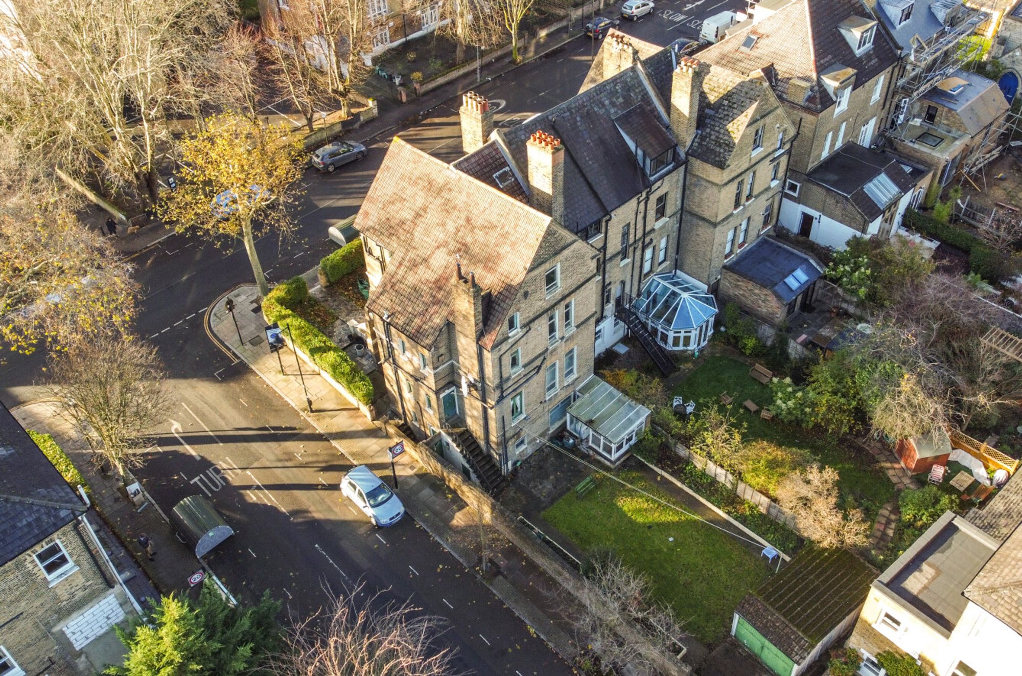 7 bedroom end terrace house for sale 0