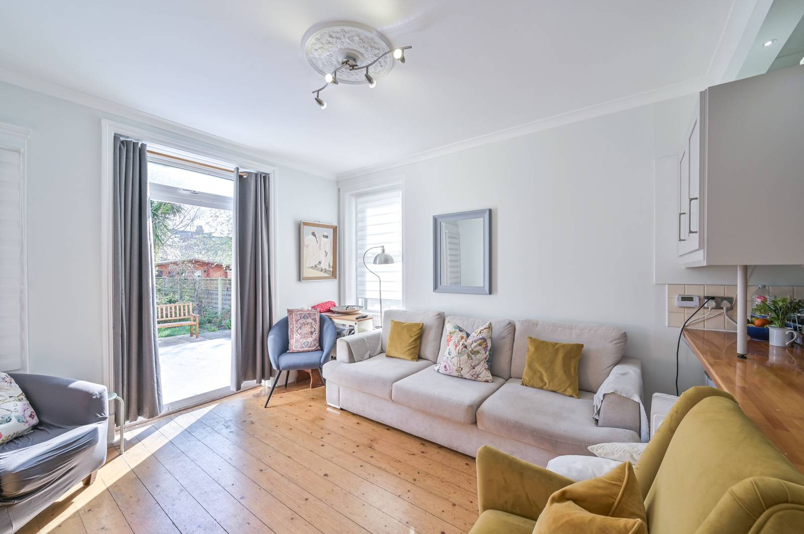 6 bedroom property for sale 0