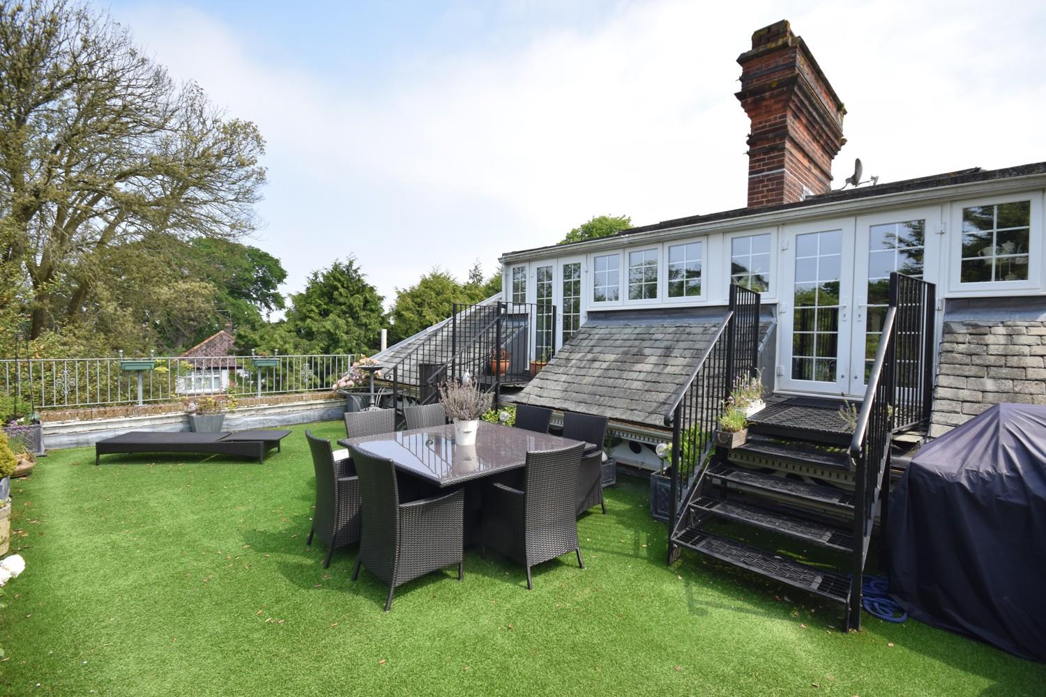 Free property report The Penthouse, Perivale, Playstreet Lane, Ryde