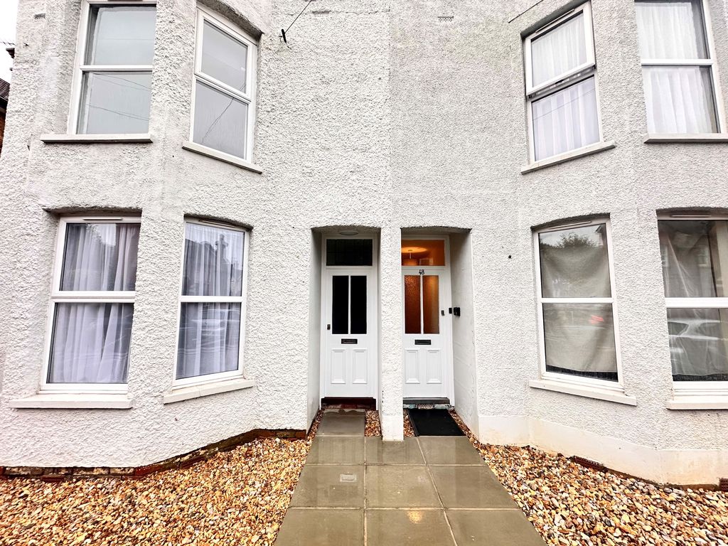 Room 2, 50, Neville Road, Bognor Regis photo 4
